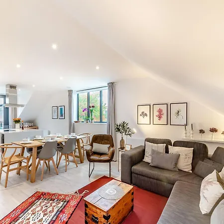 The Loft At St John's بيت للعطل